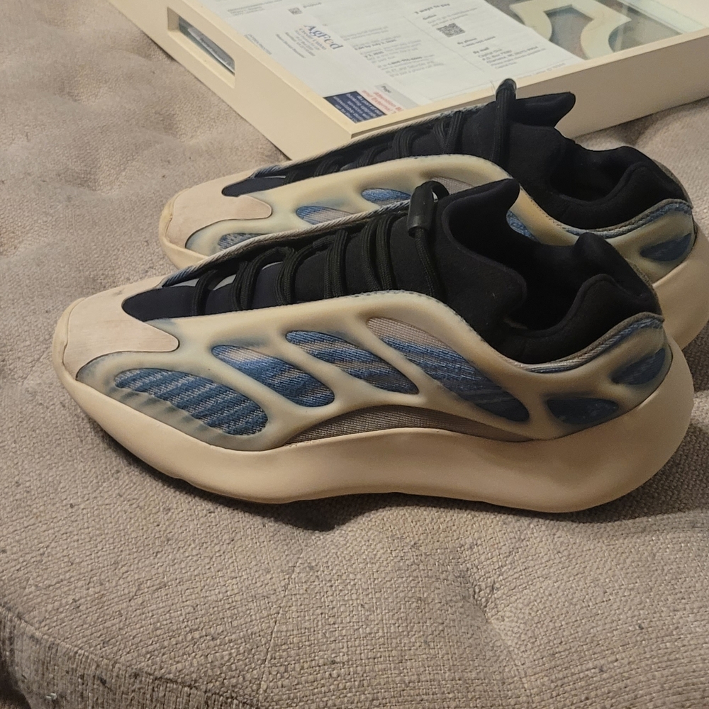 Men's Black and Blue Sneakers